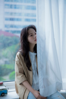 年轻的女教师电影